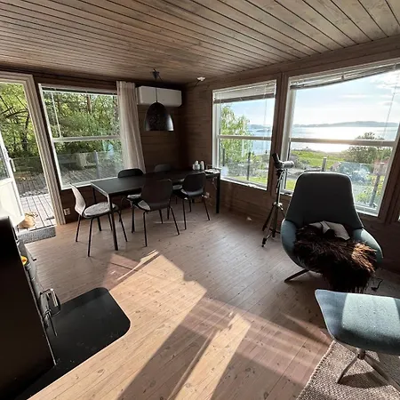 Cozy Holiday Home In Stunning Surroundings In Ardalsfjorden Holiday home Jorpeland